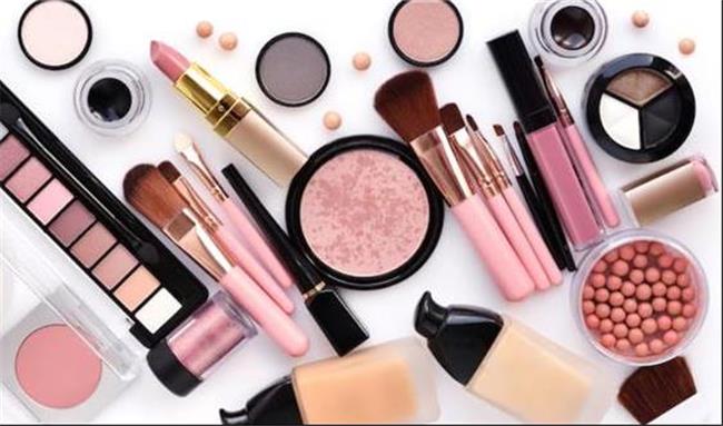 لوازم آرایشی تقلبی و ارزان قیمت را دور بریزید/ افزایش بیماری های پوستی